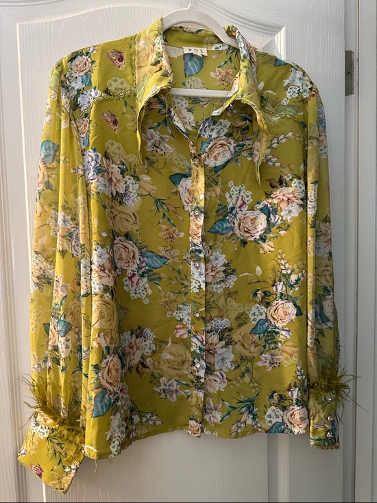 POL Tops - POL Floral Button-Up Blouse in Chartreuse with Multi-Color Flowers